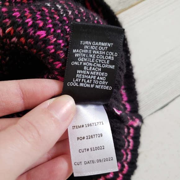 Torrid Cardigan Drop Shoulder V Neck Button Front Sweater Hearts Size 3X - Picture 8 of 8